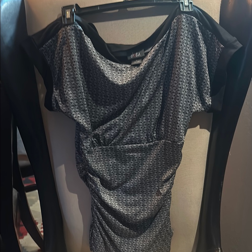 Elegant Black and White Women's Top